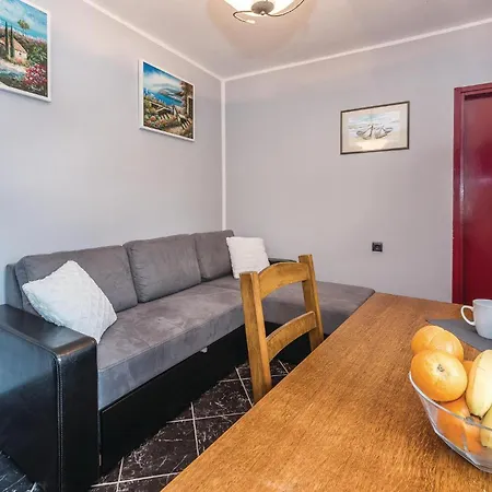 Pet Friendly In Danilo Ljubostinje