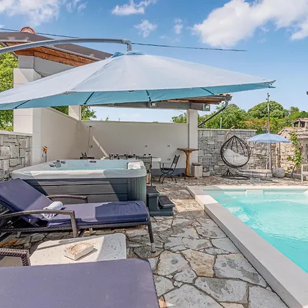 Holiday home Awesome In Danilo Ljubostinje