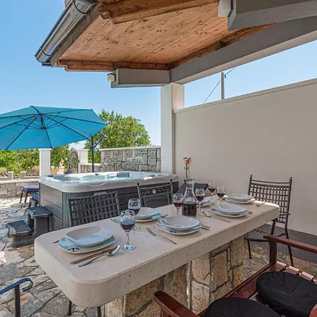 Pet Friendly In Danilo Holiday home *