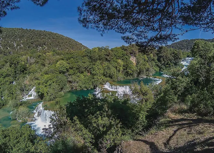 Дом отдыха Awesome In Danilo